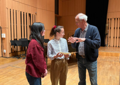 Les jeunes écoutent les conseils des anciens au 38ème Concours de Musique d'Ensemble de la FNAPEC